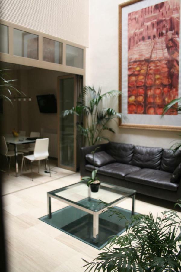 Guest House Europa 12 Seville Exterior photo