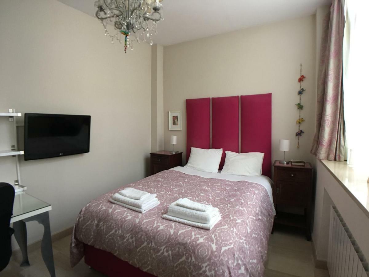 Guest House Europa 12 Seville Exterior photo